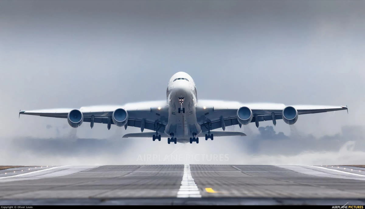 Airbus A380-800